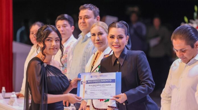 La Preparatoria 1 de la UAGro celebra la graduación con Evelyn Salgado como Madrina de Generación 2023-2026
